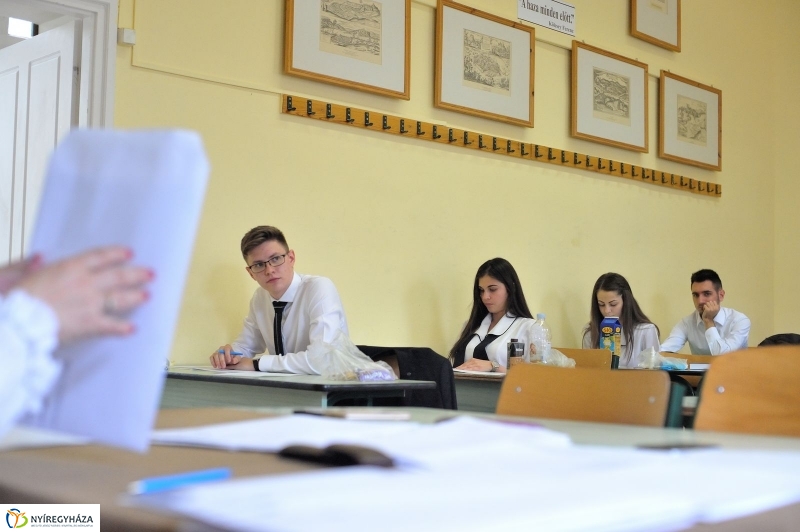 Elkezdődött az írásbeli érettségi - fotó Szarka Lajos