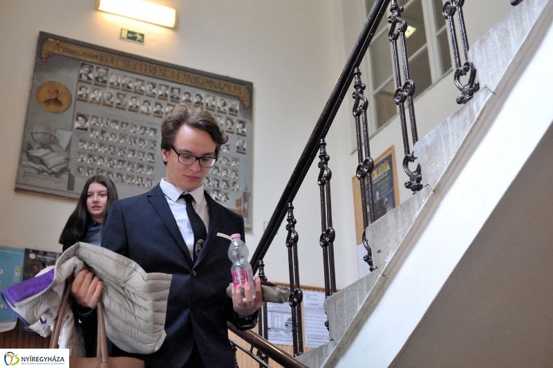 Elkezdődött az írásbeli érettségi - fotó Szarka Lajos