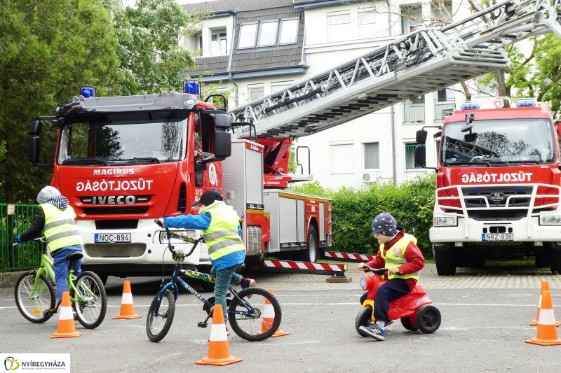 Pindúr-pandúrok - fotó Szarka Lajos