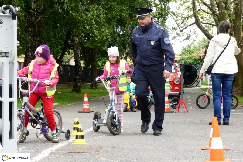 Pindúr-pandúrok - fotó Szarka Lajos