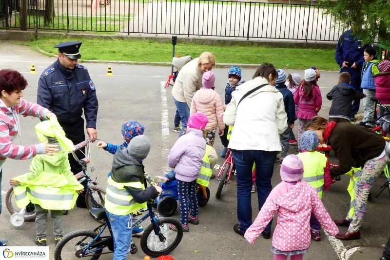 Pindúr-pandúrok - fotó Szarka Lajos