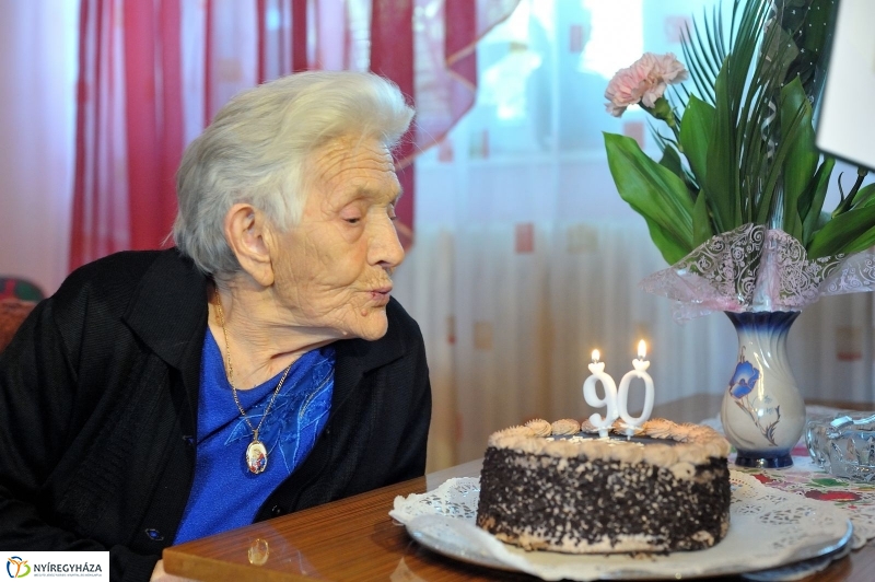 Szépkorú köszöntése - Botos Margit - fotó Szarka Lajos