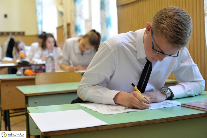 Írásbeli érettségi történelemből a Kölcsey gimiben- Szarka Lajos