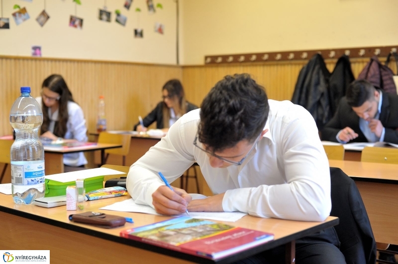 Írásbeli érettségi történelemből a Kölcsey gimiben- Szarka Lajos