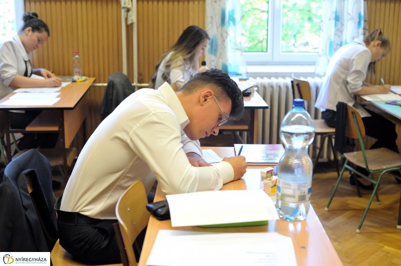 Írásbeli érettségi történelemből a Kölcsey gimiben- Szarka Lajos