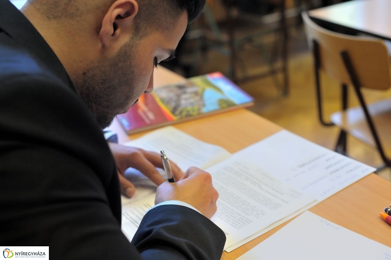 Írásbeli érettségi történelemből a Kölcsey gimiben- Szarka Lajos