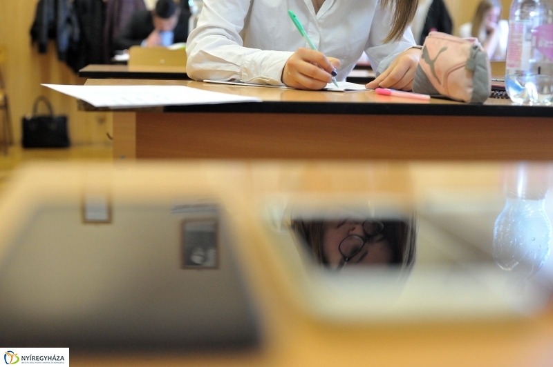 Írásbeli érettségi történelemből a Kölcsey gimiben- Szarka Lajos