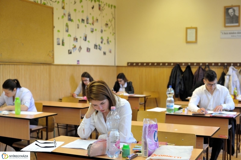 Írásbeli érettségi történelemből a Kölcsey gimiben- Szarka Lajos