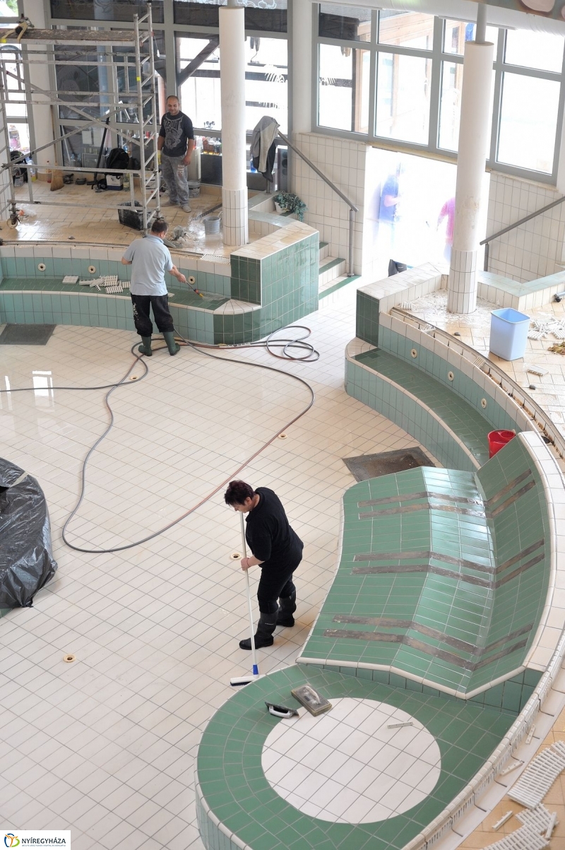 Fejlesztések az élményfürdőben - fotó Szarka Lajos