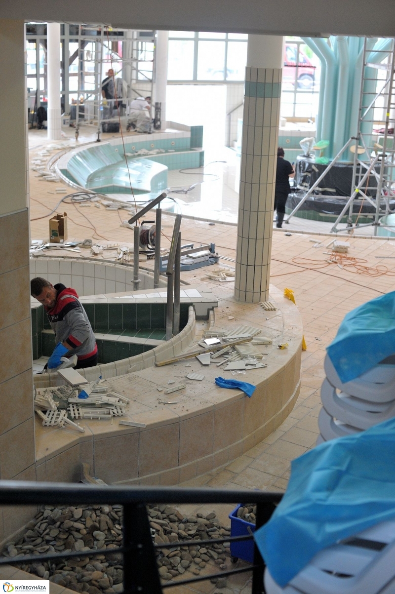 Fejlesztések az élményfürdőben - fotó Szarka Lajos