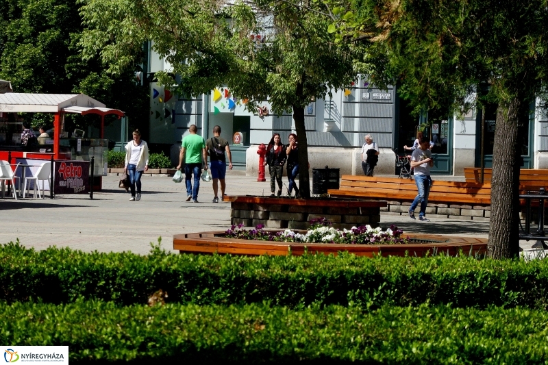 Hétfő délután a belvárosban - fotó Szarka Lajos