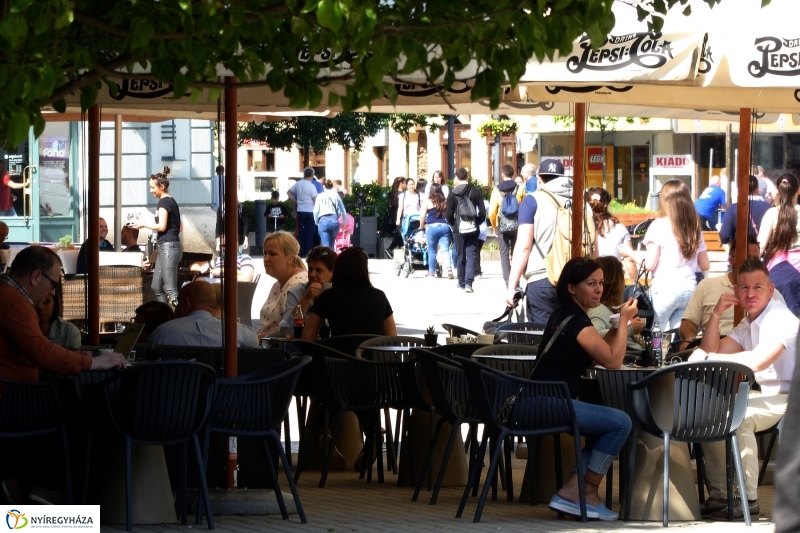 Hétfő délután a belvárosban - fotó Szarka Lajos