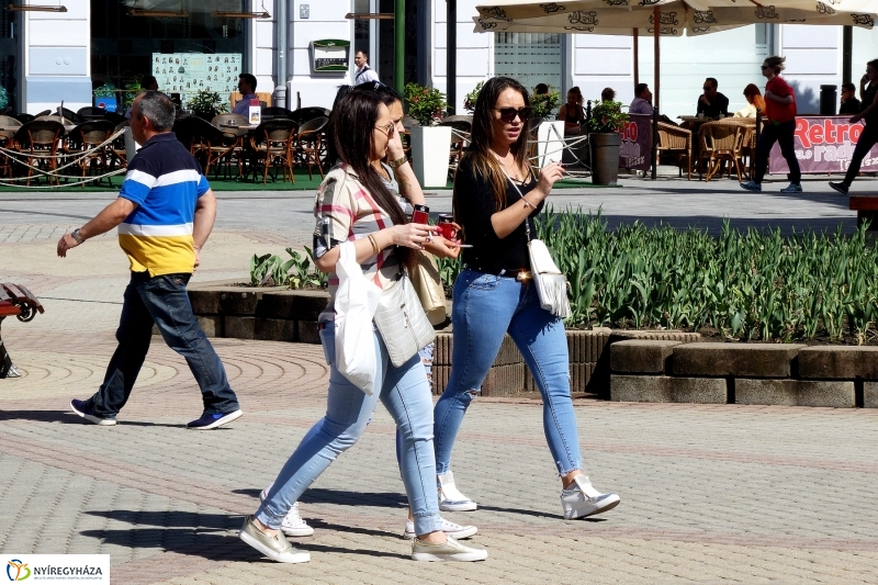 Hétfő délután a belvárosban - fotó Szarka Lajos