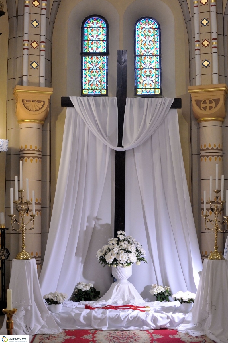 Értékes Esték-Magyarok Nagyasszonya Társszékesegyház