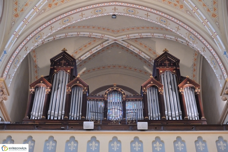 Értékes Esték-Magyarok Nagyasszonya Társszékesegyház