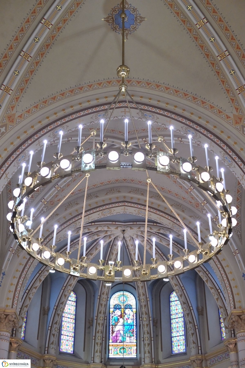 Értékes Esték-Magyarok Nagyasszonya Társszékesegyház