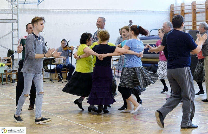 Zenekari próba a Szabolcs Néptáncegyüttes gálájára