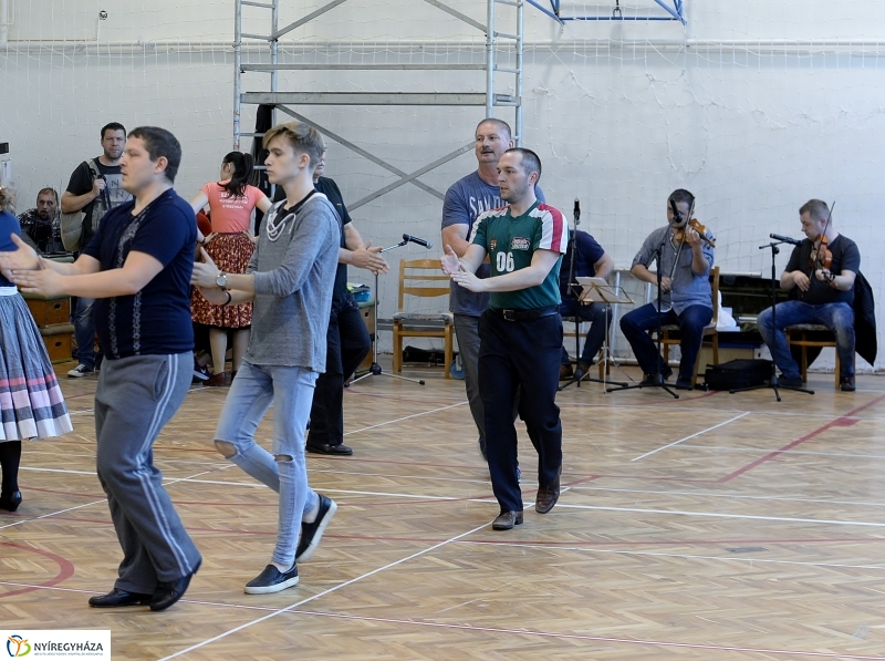 Zenekari próba a Szabolcs Néptáncegyüttes gálájára
