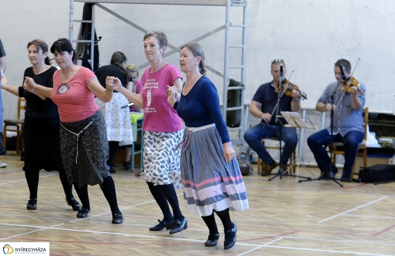 Zenekari próba a Szabolcs Néptáncegyüttes gálájára