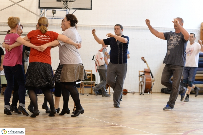 Zenekari próba a Szabolcs Néptáncegyüttes gálájára