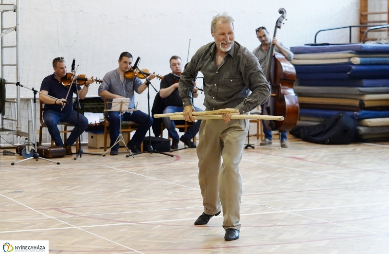 Zenekari próba a Szabolcs Néptáncegyüttes gálájára