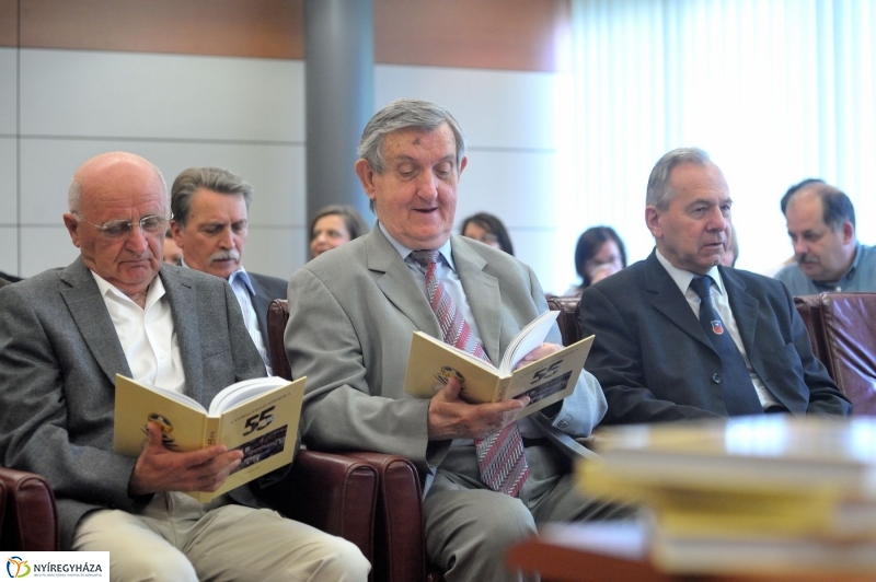 Jubileumi könyvbemutató az egyetemen - fotó Szarka Lajos