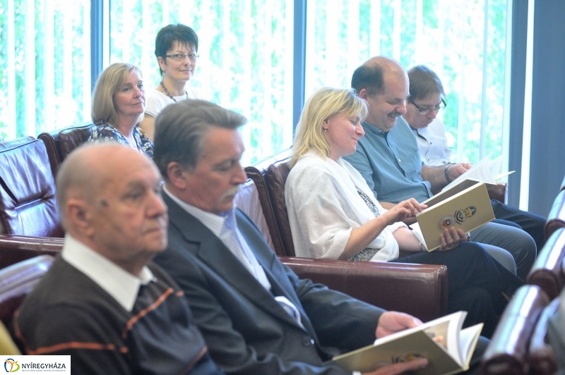 Jubileumi könyvbemutató az egyetemen - fotó Szarka Lajos