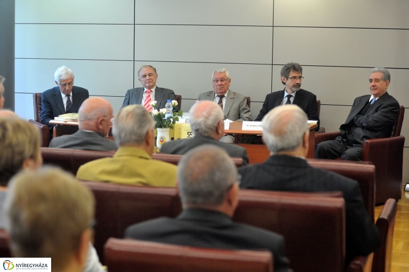 Jubileumi könyvbemutató az egyetemen - fotó Szarka Lajos