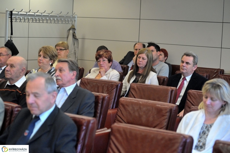 Jubileumi könyvbemutató az egyetemen - fotó Szarka Lajos