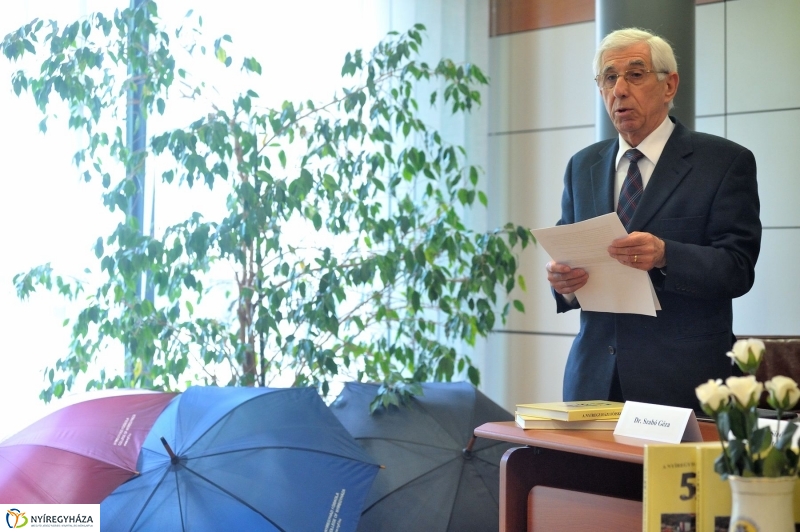 Jubileumi könyvbemutató az egyetemen - fotó Szarka Lajos