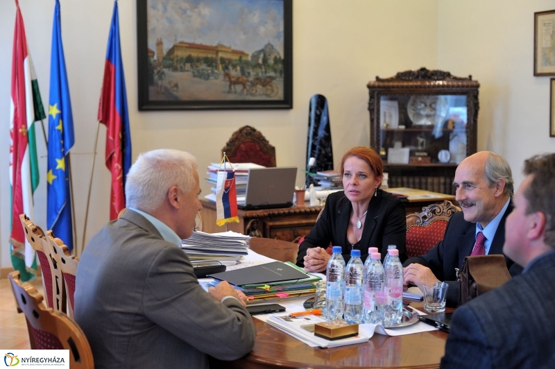 Szlovák főkonzul a Városházán - fotó Szarka Lajos