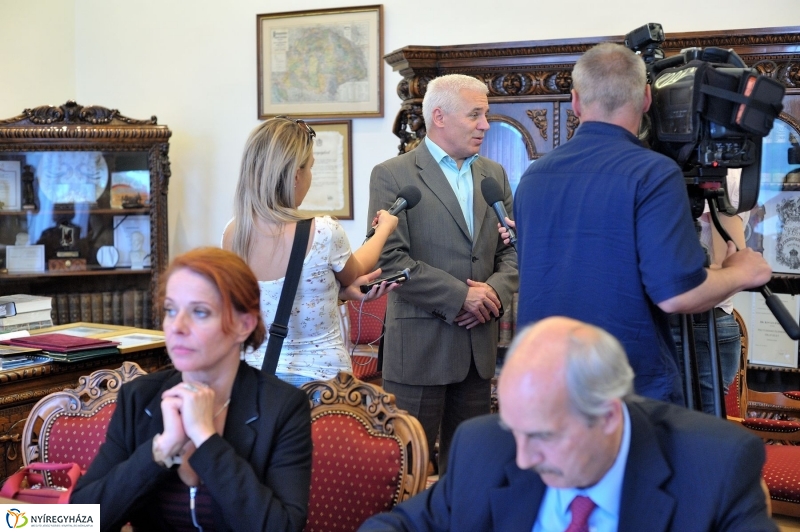 Szlovák főkonzul a Városházán - fotó Szarka Lajos