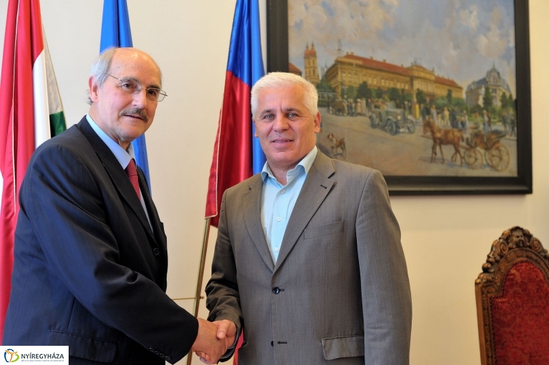 Szlovák főkonzul a Városházán - fotó Szarka Lajos