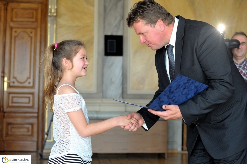 Képeslap tervek díjazottjai - fotó Szarka Lajos