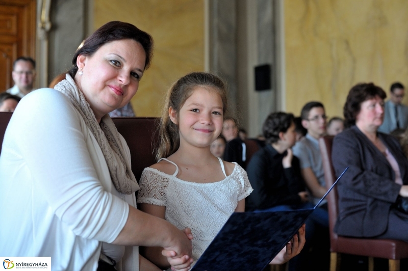 Képeslap tervek díjazottjai - fotó Szarka Lajos