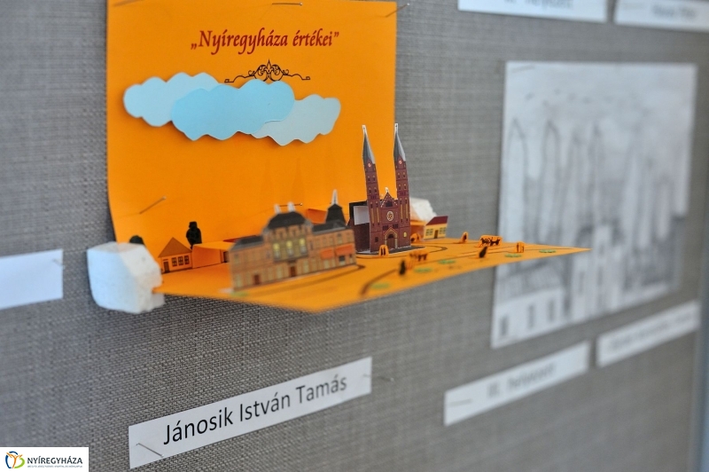 Képeslap tervek díjazottjai - fotó Szarka Lajos