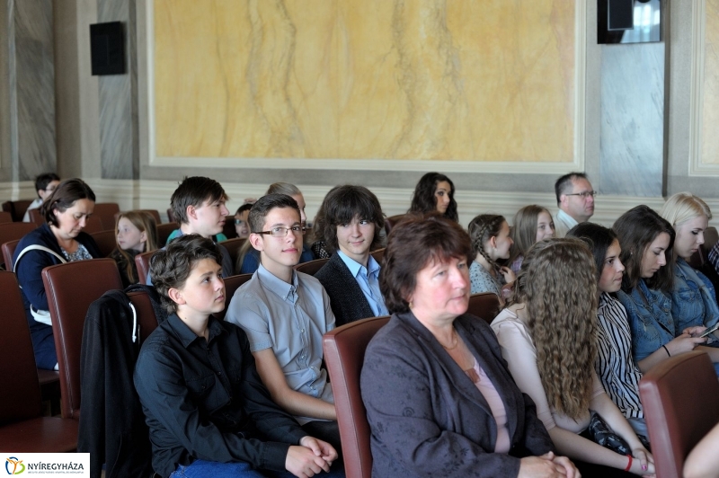 Képeslap tervek díjazottjai - fotó Szarka Lajos