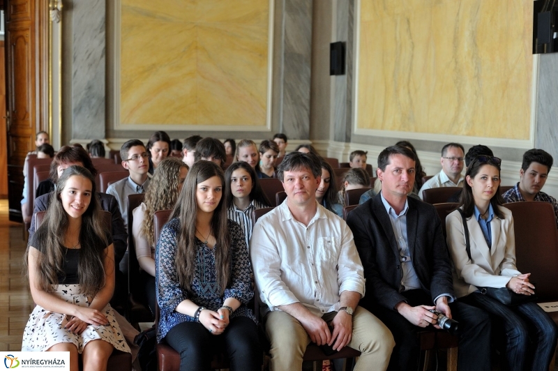 Képeslap tervek díjazottjai - fotó Szarka Lajos