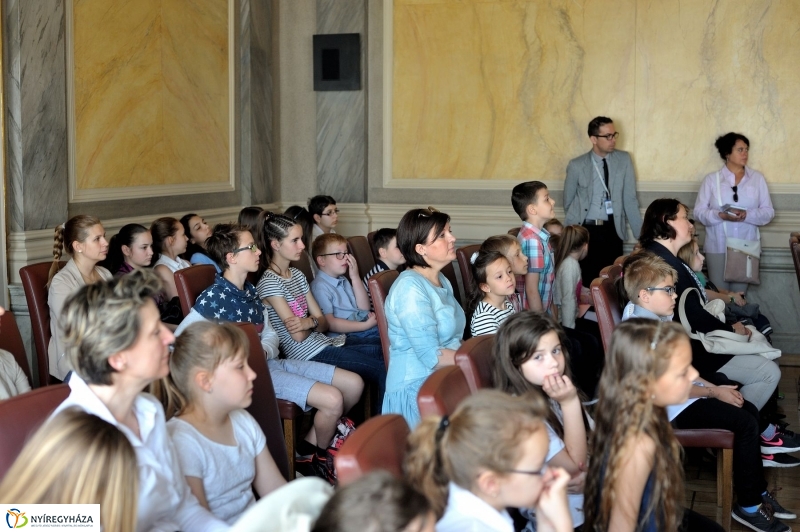 Képeslap tervek díjazottjai - fotó Szarka Lajos