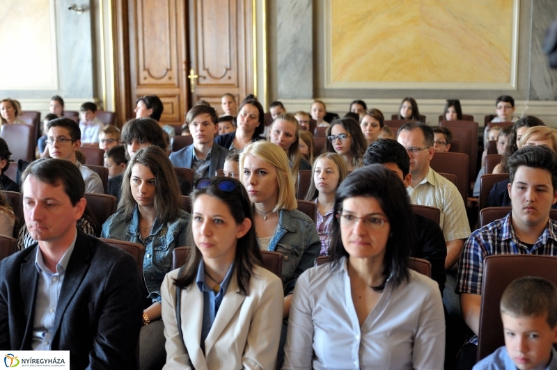 Képeslap tervek díjazottjai - fotó Szarka Lajos