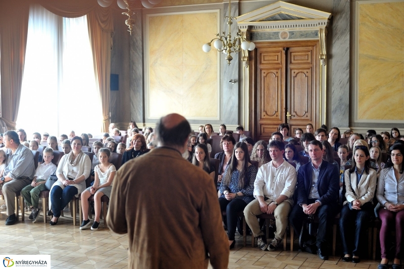 Képeslap tervek díjazottjai - fotó Szarka Lajos