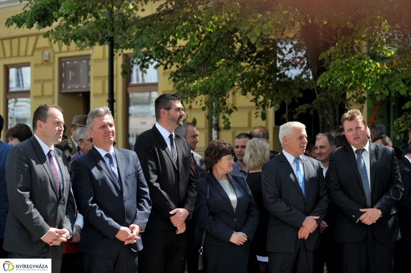 Emlékezés a Városalapító atyák szobránál - fotó Szarka Lajos