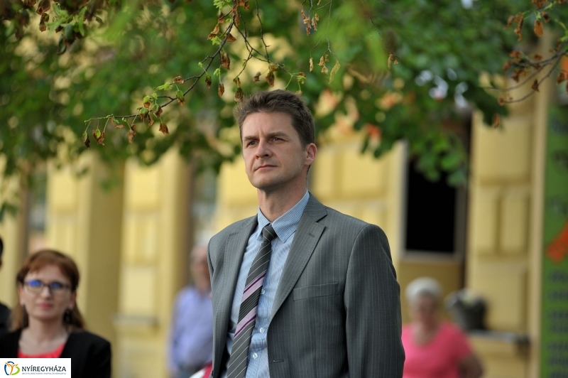 Emlékezés a Városalapító atyák szobránál - fotó Szarka Lajos