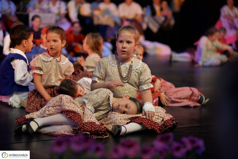 A Szabolcs Néptáncegyüttes jubileumi gálája