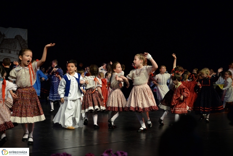 A Szabolcs Néptáncegyüttes jubileumi gálája