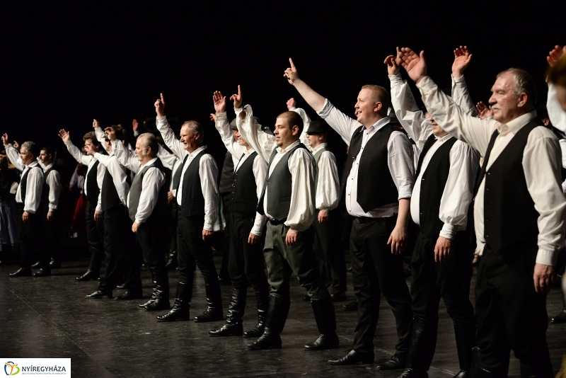 A Szabolcs Néptáncegyüttes jubileumi gálája