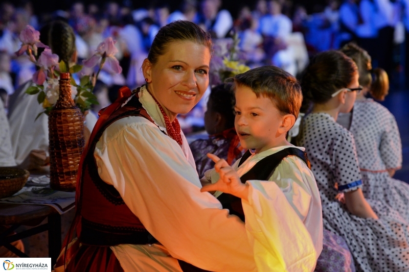 A Szabolcs Néptáncegyüttes jubileumi gálája