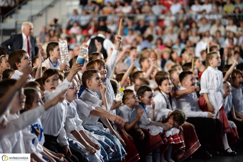 A Szabolcs Néptáncegyüttes jubileumi gálája