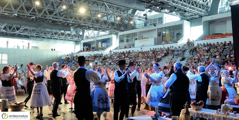 A Szabolcs Néptáncegyüttes jubileumi gálája
