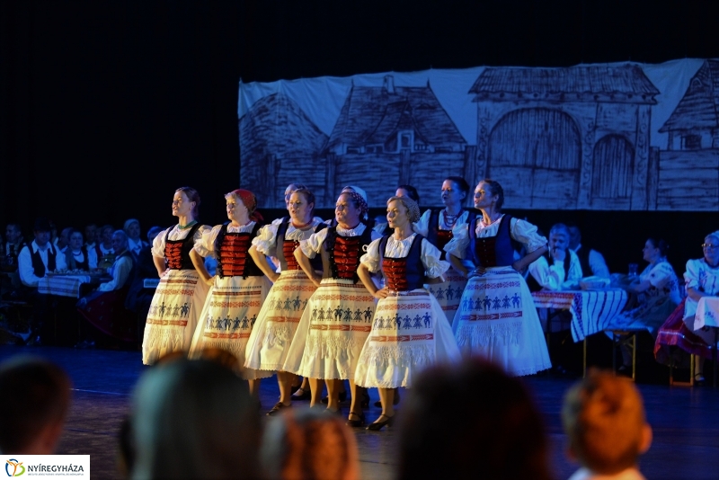 A Szabolcs Néptáncegyüttes jubileumi gálája